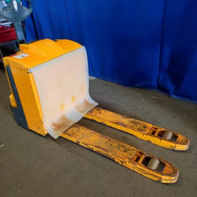 Niederhubwagen Jungheinrich EJE 220 bis 2000 kg Last elektr.