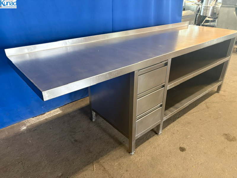 Arbeitsschrank Edelstahl 242x70x86 cm offen mit Schubladen und Plattenüberstand – Bild 2