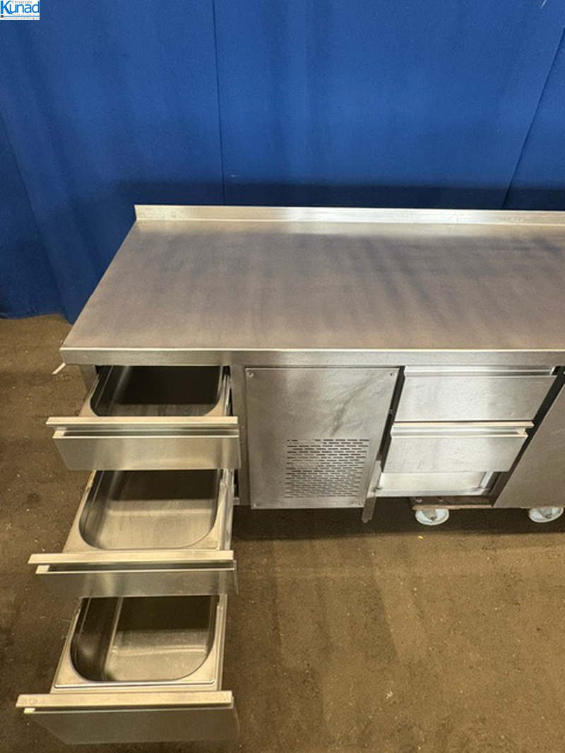 Kühltisch 320x80x86 cm mit Spülbecken mit Schubladen – Bild 10