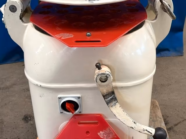 Brötchenpresse FORTUNA Halbautomat Gr. 4 Teigteiler – Bild 10